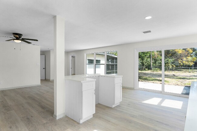 Building Photo - 1021 Flagler Ave