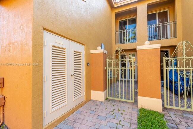 Foto del edificio - 14355 SW 11th St