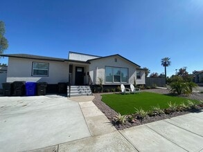Building Photo - 5005 La Dorna St