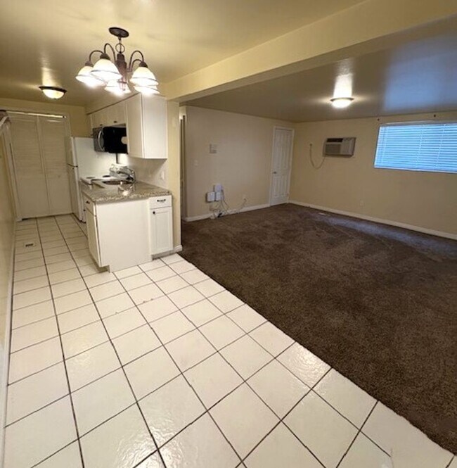 Building Photo - 1 Bedroom / 1 Bath in South Salt Lake!