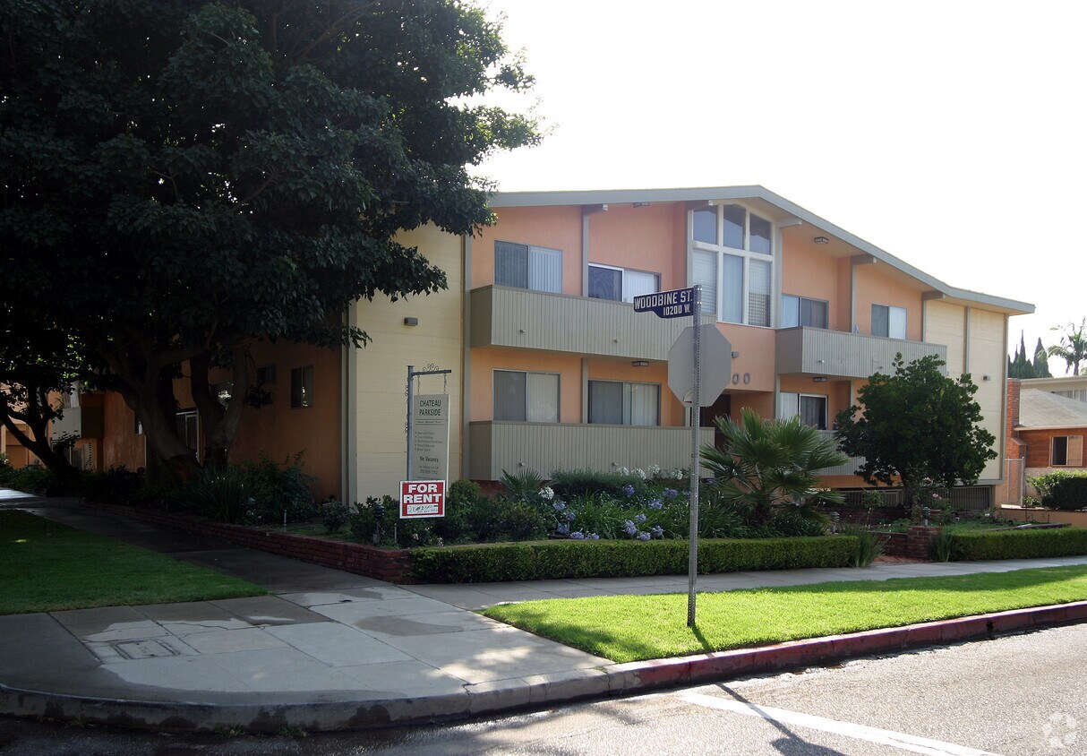 128 Apartments Available for Rent in Palms, CA