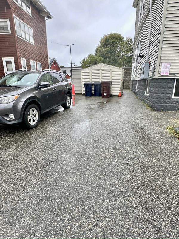 Building Photo - 29 Nichols St