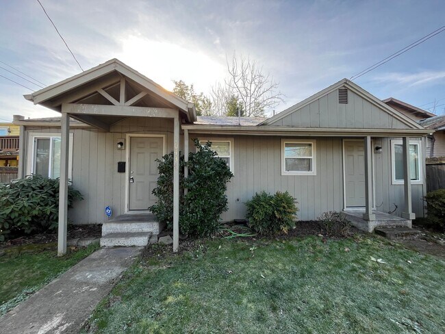 Foto del edificio - Updated and Bright 3 Bedroom 2 Bath Home in NE Portland (PDX/Columbia River)