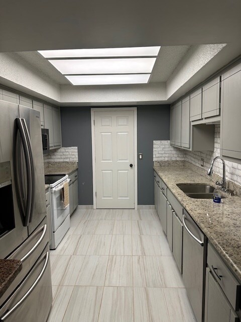 Foto del edificio - 7213 Lakewood Cir