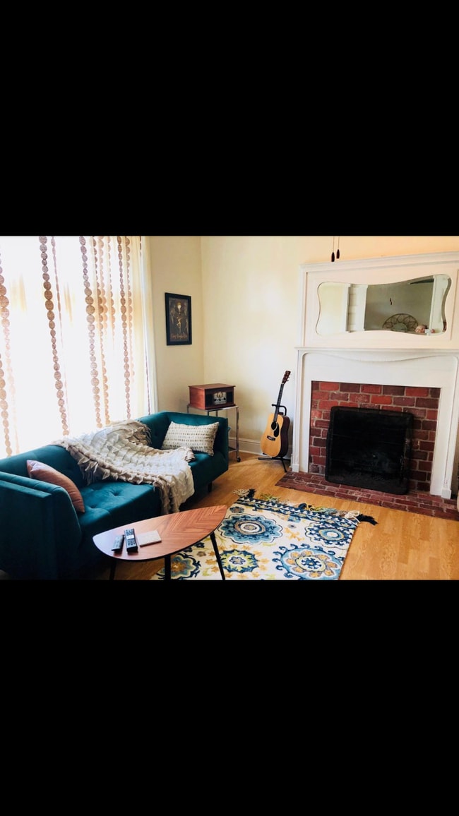 Building Photo - 2306 Sidney St