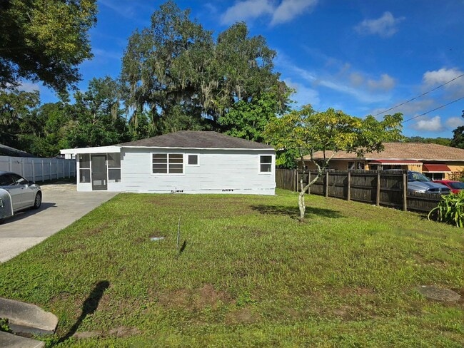Building Photo - 1303 N Ferrell St