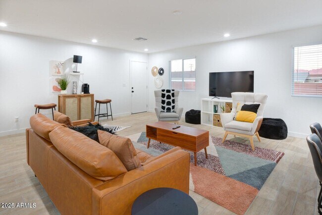 Foto del edificio - 341 S Mountain Rd