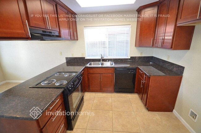 Building Photo - 1370 Tyler Dr
