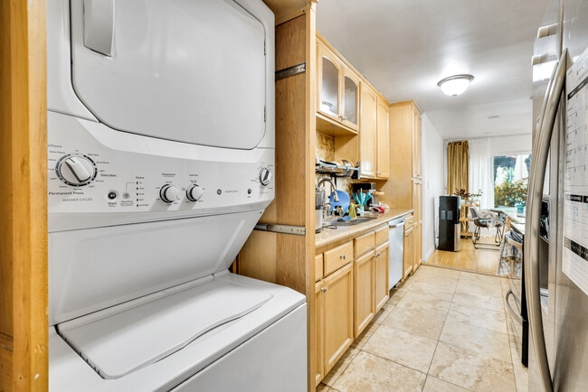 Building Photo - 175 N Swall Dr