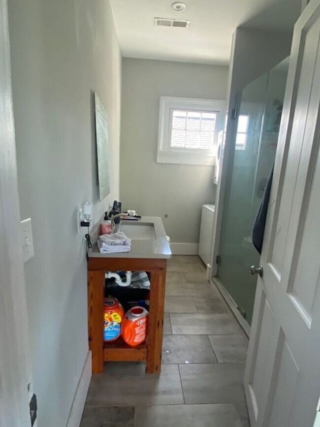 Foto del edificio - 148S