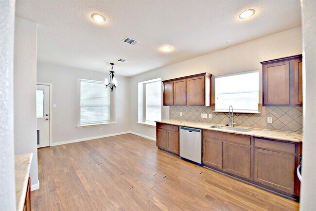 Building Photo - 104 Mertz Ln