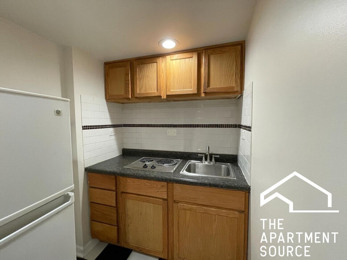 Primary Photo - 2230 N Lockwood Ave