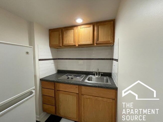 Foto del edificio - 2230 N Lockwood Ave