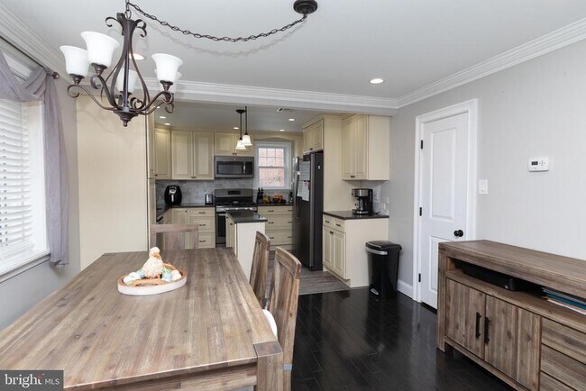 Foto del edificio - 582 Fairway Terrace