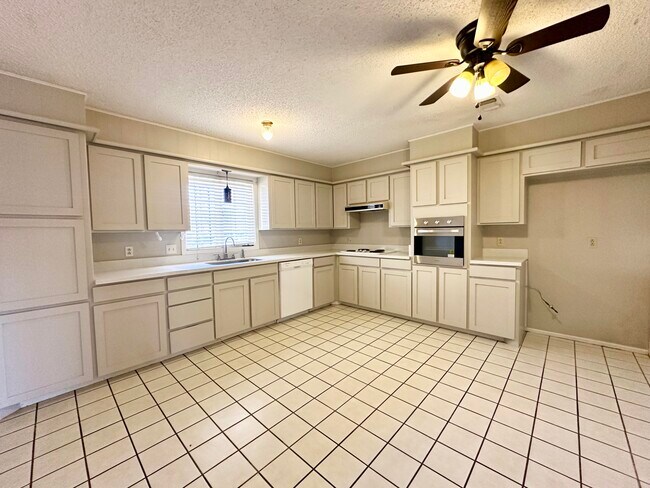 Foto del edificio - 7006 Vinton Ave