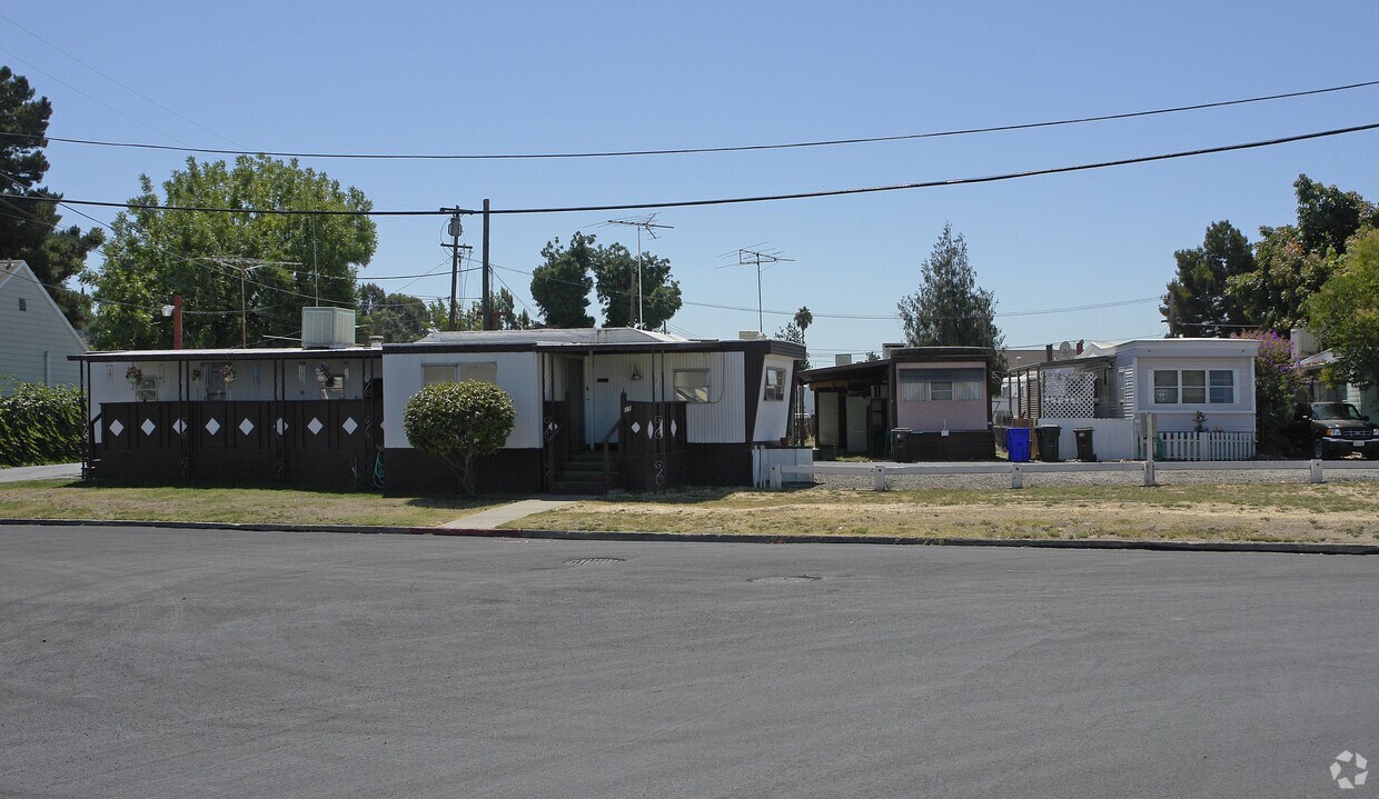 Mobile Home Park - Rodeo Mobile Home park
