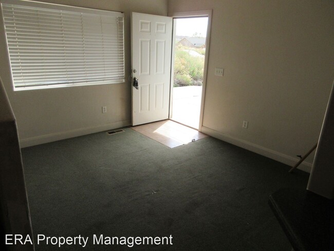 Building Photo - 7 br, 3 bath House - 885 S 110 W