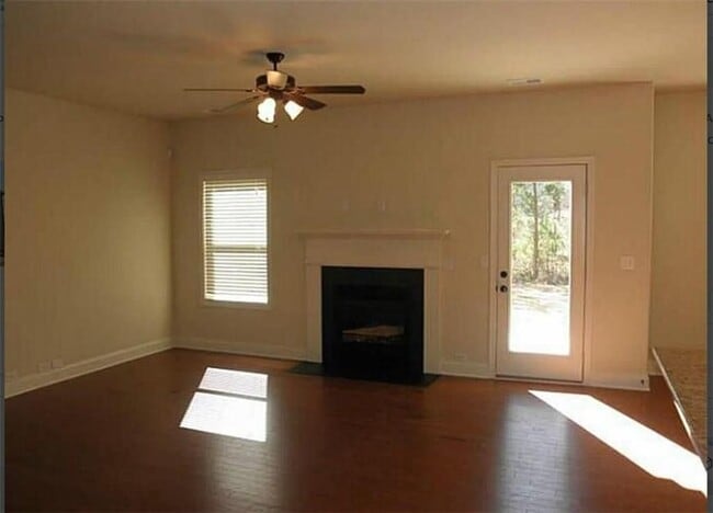 Building Photo - 3265 Carrick Rd