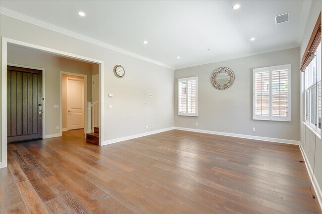 Building Photo - 119 Guinness