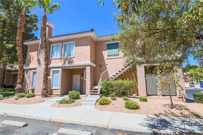 Foto del edificio - 251 S Green Valley Pkwy