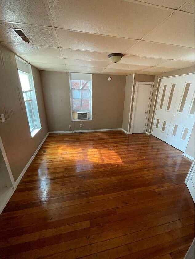 Foto del edificio - 825 E High St