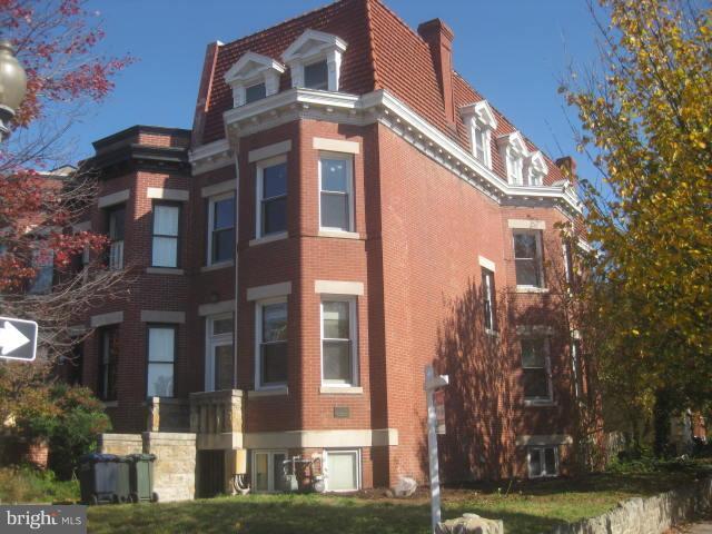 Building Photo - 160 12th St SE