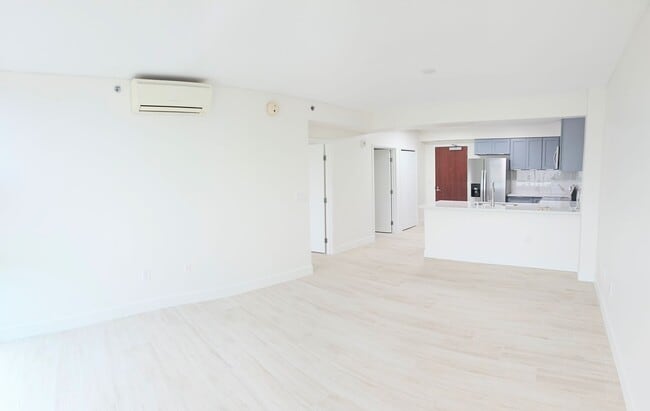 Building Photo - 909 Kapiolani Blvd