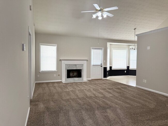 Foto del edificio - 2034 Elm Grove Ln