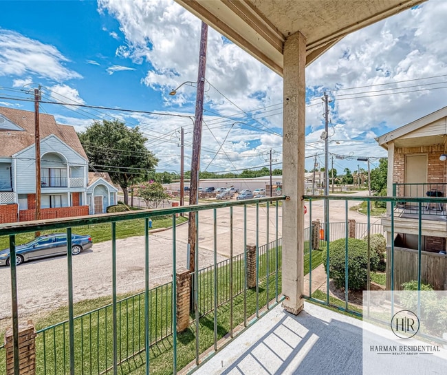 Building Photo - 14600 Fonmeadow Dr
