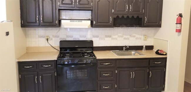 Foto del edificio - 5 br, 1 bath Townhome - 2846 W 17th St