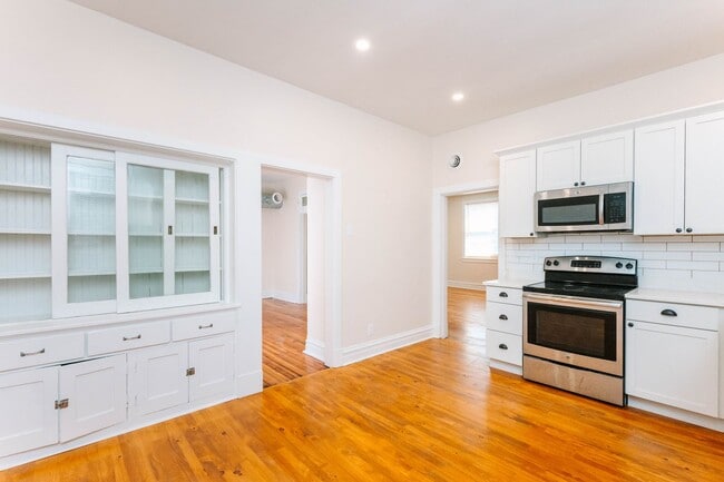 Building Photo - 911 Galveston Ave