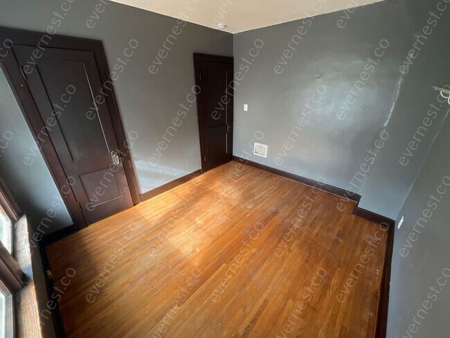 Building Photo - 4117 Vermaas Ave
