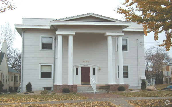 Foto del edificio - Linden Hills Apartments