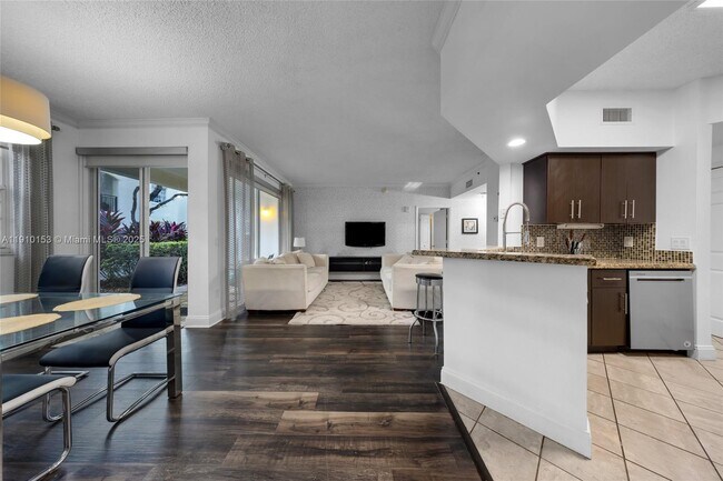 Foto del edificio - 3245 NE 184th St