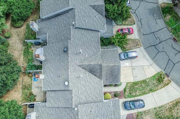 Foto del edificio - 166 Stults Ln