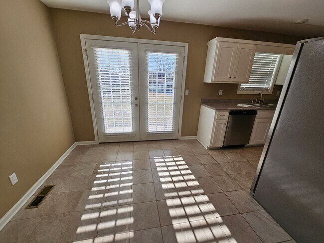 Foto del edificio - 3 br, 2 bath House - 190 Lucas Road