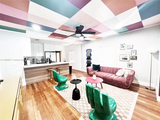 Foto del edificio - 324 NW 52nd St