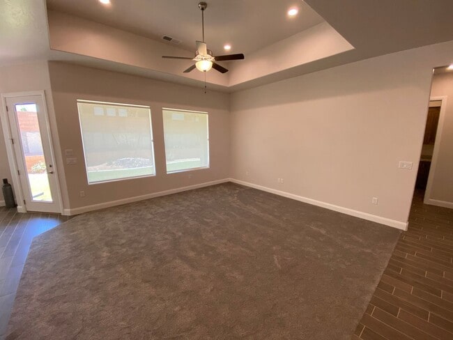 Building Photo - BeautifulLedges Home