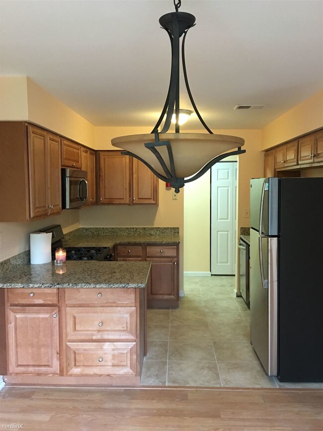 Building Photo - 1511 Green Hollow Dr