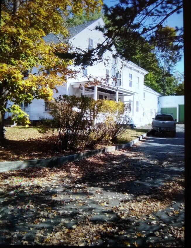 Primary Photo - 28 Thornton St