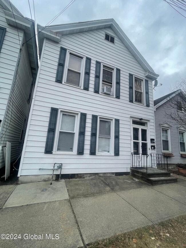Building Photo - 1524 5th Ave