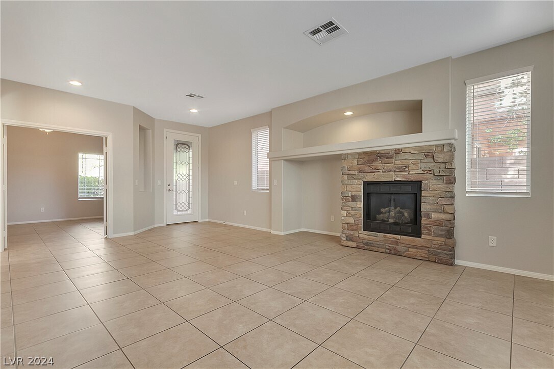 Building Photo - 11461 Parkersburg Ave