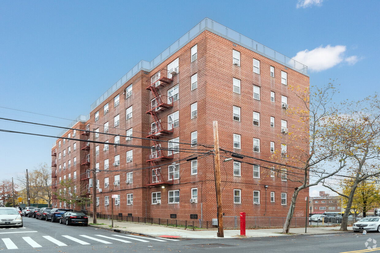 Building Photo - 710 Noble Avenue