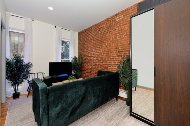 Foto del edificio - 338 W 36th St.