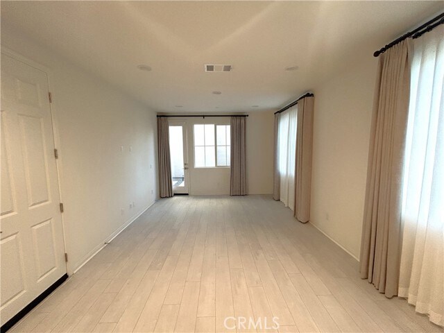 Building Photo - 16134 Paddock Ave