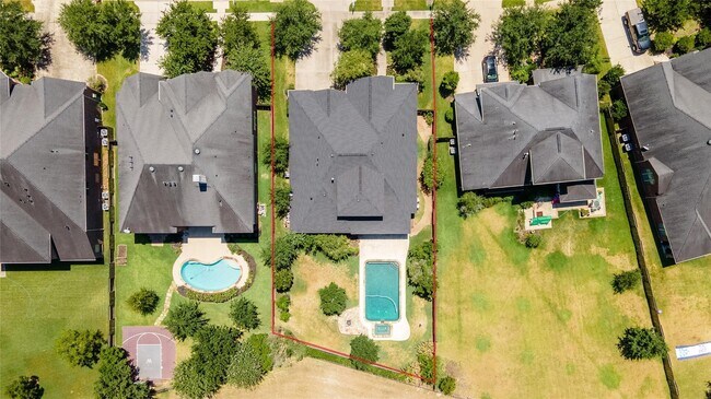 Building Photo - 2422 Monarch Terrace Dr