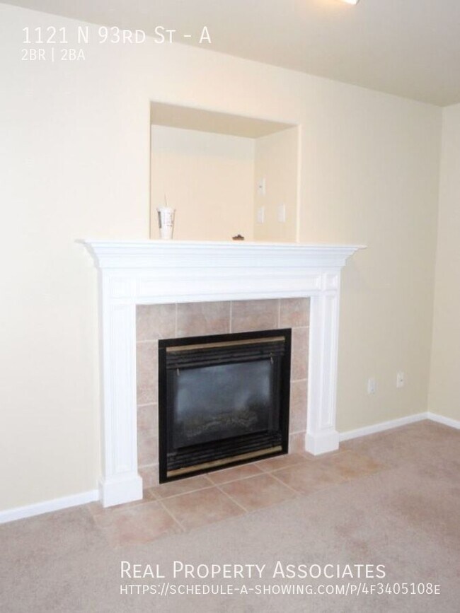 Foto del edificio - 1121 N 93rd St