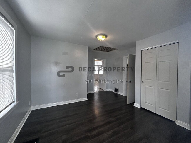 Building Photo - 7026 Bancroft Ave