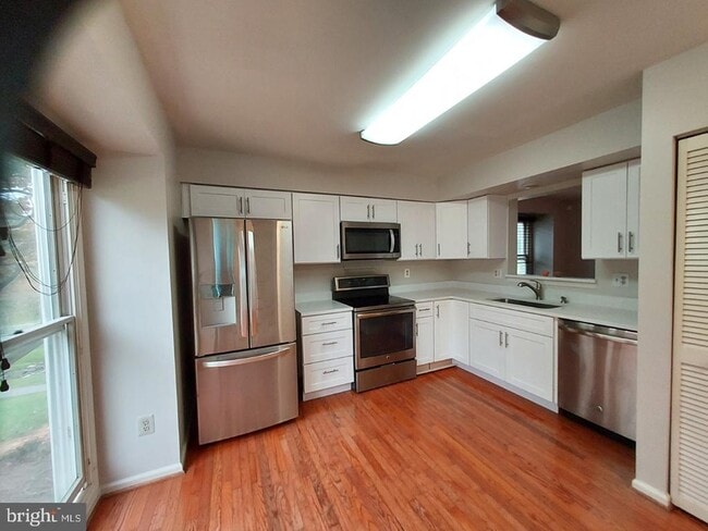 Building Photo - 10628 Sawdust Cir