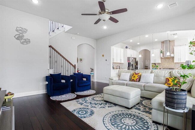 Building Photo - 4651 Katherine Dr